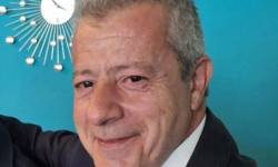 ΚΡΙΜΑ ,ΕΦΥΓΕ ΣΤΑ 56 ΤΟΥ ΧΡΟΝΙΑ ΕΝΑΣ ΑΠΟ ΤΟΥΣ ΠΑΛΗΟΥΣ  ΡΕΠΟΡΤΕΡ ΤΗΣ ΔΙΑΙΤΗΣΙΑΣ ,Ο ΝΙΚΟΣ ΠΑΠΑΔΑΚΟΣ ΠΡΟΔΟΜΕΝΟΣ ΑΠΟ ΤΗΝ ΚΑΡΔΙΑ ΤΟΥ ΕΔΙΝΕ  ΜΑΧΗ ΜΕ ΤΗΝ ΖΩΗ ΤΟΥ ΑΛΛΑ ΕΦΥΓΕ ΜΕ ΨΗΛΑ ΤΟ ΚΕΦΑΛΙ Η ΚΗΔΕΙΑ ΤΟΥ ΤΕΤΑΡΤΗ ?ΚΑΛΟ ΤΑΞΙΔΙ ΝΙΚΟΛΑ  