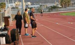 Η ΑΠΟΤΥΧΗΜΕΝΗ ΚΟΚΚΟΤΟΥ ΠΑΡΑΒΙΑΣΕ ΔΥΟ ΦΟΡΕΣ ΤΟΝ  ΚΑΝΟΝΙΣΜΟ ΒΑΖΟΝΤΑΣ ΤΗΝ  ΡΕΦ Γ ΕΘΝΙΚΗΣ ΛΑΜΠΡΟΠΟΥΛΟΥ ΝΑ ΤΡΕΞΕΙ ΠΑΡΑΝΟΜΑ ΜΕ ΚΑΤΟΠΗ ΣΤΗ ΧΑΛΚΙΔΑ,ΚΟΠΗΚΕ (ΠΗΓΕ ΒΑΛΕΡΥ ΚΙ ΕΦΥΓΕ) ΚΑΙ ΣΤΟ ΓΟΥΔΗ ΓΙΑ ΠΡΟΠΟΝΗΤΙΚΟΥΣ ΛΟΓΟΥΣ!!  ΗΛΘΕ ΤΕΛΕΥΤΑΙΑ ΔΕΝ ΤΟ ΕΒΓΑΛΕ Η ΕΠΟ ΤΑΞΕΡΕΙ