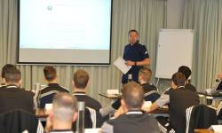 Η ΕΠΟ ΖΗΤΗΣΕ ΤΙΣ ΗΜΕΡΟΜΗΝΙΕΣ ΤΩΝ ΣΕΜΙΝΑΡΙΩΝ ΓΙΑ ΝΑ ΜΗΝ ΠΛΗΡΩΣΕΙ ΤΟΝ ΚΟΥΚΟ-ΑΗΔΟΝΙ  ΤΟΝ ΑΥΓΟΥΣΤΟ ΤΟ ΟΤΙ ΤΙΣ ΕΔΩΣΕ Ο ΛΑΝΟΥΑ ΔΕΝ ΣΗΜΑΙΝΕΙ ΚΑΤΙ ,ΣΤΟ ΤΕΛΟΣ ΤΩΝ ΜΠΑΡΑΖ ΓΙΑ ΚΡΙΘΕΙ Η ΠΑΡΑΜΟΝΗ ΤΟΥ ΓΙΑΛΛΟΥ ΚΑΙ  ΤΟΥ ΙΤΑΛΟΥ ΒΑΛΕΡΥ