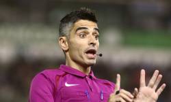 MΠΟΡΕΙ Η ΑΕΚ ΝΑ ΕΧΕΙ ΤΑ ΔΙΚΑ ΤΗΣ  ΖΗΤΗΜΑΤΑ ΜΕ ΤΗΝ ΔΙΑΙΤΗΣΙΑ ΟΜΩΣ ΓΙΑ ΤΟ ΑΚΥΡΩΘΕΝ ΓΚΟΛ ΣΤΟ ΑΠΟΨΙΝΟ ΜΑΤΣ ΜΕ ΤΟΝ ΠΑΝΑΙΤΩΛΙΚΟ ΕΙΝΑΙ ΚΑΘΑΡΟ ΦΑΟΥΛ ΑΦΟΥ Ο ΓΙΟΒΙΤΣ ΕΣΠΡΩΞΕ ΤΟΝ ΜΑΥΡΙΑ ΚΑΙ ΣΩΣΤΑ ΚΑΛΕΣΕ Ο ΕΥΑΓΓΕΛΟΥ ΑΠΟ ΤΟ VAR TON ΠΑΠΑΔΟΠΟΥΛΟ ΚΑΙ ΤΟ ΑΚΥΡΩΣΕ 