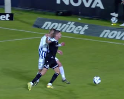 Ο ΤΣΑΚΑΛΙΔΗΣ ΤΟΠΑΙΞΕ ΑΝΤΙΚΕΙΜΕΝΙΚΟΣ ΚΑΙ ΣΤΕΡΗΣΕ ΠΕΝΑΛΤΥ ΥΠΕΡ ΠΑΟΚ ΣΕ ΤΣΙΜΠΗΜΑ ΤΗΣ ΜΠΑΛΑΣ ΑΠΟ ΤΟΝ ΝΤΕΣΠΟΝΤΟΦ ΠΑΡΟΤΙ ΤΟΝ ΦΩΝΑΞΕ Ο ΤΖΗΛΟΣ ΑΠΟ ΤΟ VAR ΠΡΙΝ ΔΩΣΕΙ ΣΥΝΕΧΕΙΑ ΣΤΟ ΜΑΤΣ Ο ΡΕΦ ΚΟΙΤΑΞΕ ΤΟΝ ΚΩΣΤΑΡΑ ΠΟΥ ΣΗΜΑΙΝΕΙ ΟΤΙ ΕΝΕΠΛΑΚΗ  ΚΑΙ ΑΥΤΟΣ ΣΤΗΝ  ΑΠΟΦΑΣΗ