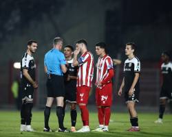 ΣΤΙΣ ΣΕΡΡΕΣ ΔΕΝ ΧΡΕΙΑΖΟΝΤΑΝ ΔΙΑΙΤΗΤΗΣ ΚΑΙ ΕΝ ΤΟΥΤΟΙΣ ΕΙΧΑΜΕ ΤΗΝ ΠΑΡΕΜΒΑΣΗ ΤΟΥ VAR TΣΑΚΑΛΙΔΗΣ ΓΙΑ ΝΑ ΜΕΤΡΗΣΕΙ ΤΟ ΔΕΥΤΕΡΟ ΓΚΟΛ ΠΑΟΚ ΑΦΟΥ Ο Β ΒΟΗΘΟΣ ΒΑΛΙΩΤΗΣ ΕΙΧΕ ΥΠΟΔΕΙΞΕΙ ΟΦΣΑΙΝΤ ΤΟΝ ΟΖΝΤΟΕΦ Ο ΤΖΗΛΟΣ ΠΕΡΑΣΕ ΤΟ ΚΑΛΥΤΕΡΟ ΒΡΑΔΥ ΣΤΟ ΓΗΠΕΔΟ ,ΤΟ ΜΑΤΣ ΕΥΚΟΛΟ ΕΡΓ0