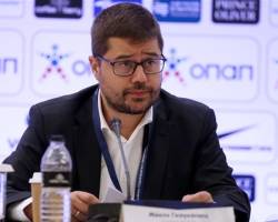 ΣΚΛΗΡΗ ΑΠΑΝΤΗΣΗ ΜΑΚΗ ΓΚΑΓΚΑΤΣΗ ΣΤΟΝ ΠΡΟΕΔΡΟ ΤΗΣ ΕΠΣΑΝΑ Δ.ΓΙΑΡΕΝΗ "ΔΕΝ ΥΠΑΡΧΟΥΝ ΠΛΕΟΝ ΛΙΣΤΕΣ ΑΠΟ ΛΕΩΦΟΡΟ ΚΑΒΑΛΑΣ ΑΛΛΑ ΜΟΝΗ Η ΚΕΔ ΑΠΟΦΑΣΙΖΕΙ Η ΑΘΗΝΑ ΕΧΕΙ ΤΡΕΙΣ ΔΙΑΙΤΗΤΕΣ ΚΑΙ Η ΘΕΣΣΑΛΟΝΙΚΗ ΕΝΑ .ΤΙ ΝΑ ΠΩ ΛΑΝΟΥΑ ΑΝΕΒΑΣΕ ΡΕΦ ΑΠΟ ΘΕΣ/ΝΙΚΗ?