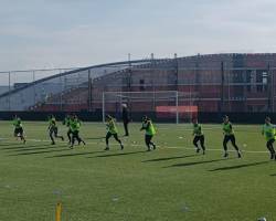 TΡΙΗΜΕΡΟ ΣΕΜΙΝΑΡΙΟ ΓΥΝΑΙΚΩΝ  ΔΙΑΙΤΗΤΩΝ ΚΑΙ ΒΟΗΘΩΝ ΠΟΥ ΕΙΝΑΙ ΑΞΙΟΛΟΓΗΜΕΝΕΣ ΤΟ ΘΕΩΡΗΤΙΚΟ ΜΕΡΟΣ ΘΑ ΓΙΝΕΙ ΣΕ ΑΙΘΟΥΣΑ ΤΟΥ ΞΕΝΟΔΟΧΕΙΟΥ ΧΟΛΛΙΝΤΑΙΗ ΙΝΝ ΚΑΙ ΤΑ ΑΓΩΝΙΣΤΙΚΑ ΤΕΣΤ ΣΤΗΝ ΠΑΙΑΝΙΑ ΘΑ ΜΙΛΗΣΟΥΝ ΛΑΝΟΥΑ ,ΒΑΛΕΡΥ ΚΑΙ Η ΤΣΕΧΑ ΝΤΑΜΚΟΒΑΜΕΛΟΣ ΤΗΣ Ε.Δ ΟΥΕΦΑ 