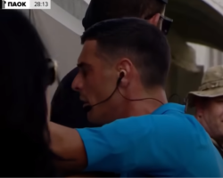 KΡΙΜΑ Ο ΜΑΤΣΟΥΚΑΣ ΤΣΑΛΑΚΩΣΕ ΤΗΝ ΕΙΚΟΝΑ ΤΟΥ ΣΤΟΝ ΤΕΛΙΚΟ ΚΥΠΕΛΛΟΥ Κ19 ΠΑΟΚ-ΟΛΥΜΠΙΑΚΟΥ ,ΑΛΛΑΞΕ ΤΡΕΙΣ ΦΟΡΕΣ ΑΠΟΦΑΣΕΙΣ ΤΟΥ ΚΑΙ ΤΟ ΕΡΩΤΗΜΑ ΕΙΝΑΙ ΗΤΑΝ ΡΕΦ ΑΥΤΟΣ Η Ο ΚΟΥΜΠΑΡΑΚΗΣ ΑΠΟ ΤΟ VAR EKTEΘΗΚΕ . Ο ΠΑΡΑΤΗΡΗΤΗΣ ΦΟΥΚΑΚΗΣ ΤΟΝ ΣΤΕΛΝΕΙ ΣΤΗΝ ΠΕΙΘΑΡΧΙΚΗ ΔΕΙΤΕ ΒΙΝΤΕΟ