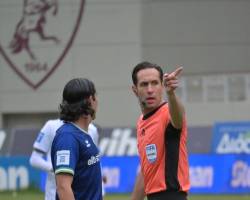 ENTYΠΩΣΙΑΣΕ Ο ΠΑΠΑΠΕΤΡΟΥ ΣΤΗΝ ΛΑΡΙΣΑ ΚΑΙ ΕΔΕΙΞΕ ΟΤΙ ΔΙΕΡΧΕΤΑΙ ΠΕΡΙΟΔΟ ΛΑΜΠΡΗΣ ΦΟΡΜΑΣ ΠΑΡΑ ΤΗΝ ΕΝΤΟΝΗ ΒΡΟΧΗ ΗΤΑΝ ΣΩΣΤΟΣ ΣΤΑ ΣΦΥΡΙΓΜΑΤΑ ΤΟΥ ΜΕ ΒΟΗΘΟΥΣ ΠΕΤΡΟΠΟΥΛΟ ,ΟΙΚΟΝΟΜΟΥ ,ΤΕΤΑΡΤΟ ΤΟΝ ΚΟΚΚΙΝΟ ΚΑΙ VAR ΦΩΤΙΑ ΠΟΥ ΠΙΣΤΟΠΟΙΗΣΕ ΤΟ ΠΕΝΑΛΤΥ ΣΤΟ ΧΕΡΙ ΜΑΝΟΝ 