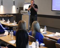 ME ΔΙΑΔΥΚΤΥΑΚΟ ΜΗΝΥΜΑ ΤΟΥ ΠΡΟΕΔΡΟΥ ΤΗΣ ΕΠΟ ΜΑΚΗ ΓΚΑΓΚΑΤΣΗ ΚΑΙ ΟΜΙΛΙΑ ΛΑΝΟΥΑ   ΞΕΚΙΝΗΣΕ ΤΟ ΣΕΜΙΝΑΡΙΟ ΤΩΝ ΓΥΝΑΙΚΩΝ  ΘΑ ΣΥΝΕΧΙΣΤΕΙ ΤΟ ΠΡΩΙ ΣΤΗΝ ΠΑΙΑΝΙΑ ΜΕ ΤΕΣΤ ΦΥΣΙΚΗΣ ΚΑΤΑΣΤΑΣΗΣ ΑΛΛΑ ΚΑΙ SDS ΓΙΑ ΤΙΣ ΔΙΕΘΝΕΙΣ ΑΝΤΩΝΙΟΥ ,ΜΥΛΟΠΟΥΛΟΥ ΟΜΙΛΙΑ ΨΥΧΟΛΟΓΟΥ ΥΦΑΝΤΙΔΗ