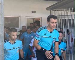 ΜΕ ΤΟ ΔΕΞΙ ΜΠΗΚΕ ΦΕΤΟΣ Ο ΓΙΑΝΝΗΣ ΤΟΜΑΡΑΣ ΚΑΙ ΣΤΟ ΝΤΕΡΜΠΥ ΜΑΡΚΟ -ΠΑΝΣΕΡΡΑΙΚΟΥ ΗΤΑΝ ΑΡΙΣΤΟΣ ΚΑΙ ΑΡΕΣΕ ΣΤΗΝ ΚΕΔ ΓΙΑ ΤΗΝ ΑΚΡΙΒΟΔΙΚΑΙΗ ΔΙΑΙΤΗΣΙΑ ΤΟΥ ΟΠΩΣ ΚΑΙ ΟΙ ΒΟΗΘΟΙ ΜΑΚΡΗΣ,ΡΑΦΑΗΛΙΔΟΥ ΚΑΘΑΡΟ ΤΟ ΠΕΝΑΛΤΥ ΠΟΥ ΕΔΩΣΕ ΣΤΗΝ ΑΝΑΤΡΟΠΗ ΣΕΜΠΑ ΤΕΤΑΡΤΟΣ ΜΠΑΙΡΑΚΤΑΡΗΣ 