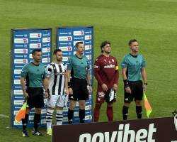 ΤΟ VAR ΕΠΑΙΞΕ ΡΟΛΟ  ΚΑΙ ΣΤΗ  ΛΑΡΙΣΑ ΚΑΘΩΣ ΧΡΕΙΑΣΤΗΚΕ Η ΠΑΡΕΜΒΑΣΗ ΤΟΥ ΣΤΙΣ ΚΑΘΥΣΤΕΡΗΣΕΙΣ ΓΙΑ ΝΑ ΣΤΕΙΛΕΙ Ο ΚΟΥΜΠΑΡΑΚΗΣ ΤΟΝ ΤΣΙΜΕΝΤΕΡΙΔΗ ΣΤΟ ΜΟΝΙΤΟΡ ΚΑΙ ΝΑ ΑΚΥΡΩΣΕΙ ΤΕΡΜΑ ΤΟΥ ΜΟΥΡΓΟΥ ΓΙΑ ΧΕΡΙ ΚΑΛΑ ΠΗΓΑΝ ΟΙ ΒΟΗΘΟΙ ΜΩΥΣΙΑΔΗΣ ,ΚΟΡΩΝΑΣ ΤΕΤΑΡΤΟΣ ΓΙΟΥΜΑΤΖΙΔΗΣ 