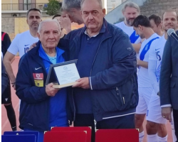 TO ANTIO TOY  ΠΡΟΕΔΡΟΥ ΤΗΣ ΕΠΣ ΚΟΡΙΝΘΙΑΣ ΜΙΧΑΛΗ ΤΣΙΧΡΙΤΖΗ ΚΑΙ ΤΟΥ Δ,Σ ΤΗΣ ΕΝΩΣΗΣ ΣΤΟΝ ΓΙΑΝΝΗ ΚΟΛΛΙΑ " ΤΟ ΕΡΓΟ ΣΟΥ ΔΕΝ ΘΑ ΧΑΘΕΙ ΘΑ ΟΔΗΓΕΙ ΚΑΙ ΤΙΣ ΕΠΟΜΕΝΕΣ ΓΕΝΙΕΣ,.ΦΙΛΟΣ  ΕΙΝΑΙ ,ΟΧΙ ΗΤΑΝ .Η ΚΗΔΕΙΑ ΤΟΥ ΓΙΝΕΤΑΙ ΑΥΡΙΟ ΠΕΜΠΤΗ ΣΤΟΝ ΝΑΟ ΠΕΤΡΟΥ ΚΑΙ ΠΑΥΛΟΥ ΚΟΡΙΝΘΟΥ