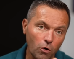 ΑΠΟΛΥΤΑ ΙΚΑΝΟΠΟΙΗΜΕΝΟΣ  Ο ΛΑΝΟΥΑ "ΕΙΜΑΣΤΕ ΠΕΡΗΦΑΝΟΙ ΓΙΑ ΤΗΝ ΕΜΦΑΝΙΣΗ ΤΩΝ ΔΙΑΙΤΗΤΩΝ  ΣΤΟΝ ΤΕΛΙΚΟ .ΔΕΝ ΗΤΑΝ ΕΥΚΟΛΟ ΑΛΛΑ ΤΟ ΕΛΕΓΞΑΝ ΠΛΗΡΩΣ ΕΙΝΑΙ  ΘΑΥΜΑΣΙΑ ΝΕΑ ΓΙΑ ΤΗΝ ΟΜΟΣΠΟΝΔΙΑ ΠΟΥ ΥΠΟΣΤΗΡΙΖΕΙ ΤΗΝ ΙΔΕΑ ΝΑ ΟΡΙΖΟΝΤΑΙ ΕΛΛΗΝΕΣ ΔΙΑΙΤΗΤΕΣ .