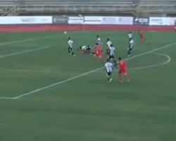 Η ΚΟΡΙΝΘΟΣ ΕΣΤΕΙΛΕ ΒΙΝΤΕΟ ΜΕ ΤΙΣ ΦΑΣΕΙΣ ΠΟΥ ΘΕΩΡΕΙ ΟΤΙ ΑΔΙΚΗΘΗΚΕ ΣΤΗΝ ΚΕΔ ΑΠΟ ΤΟΝ ΔΙΑΙΤΗΤΗ  λΑΜΠΡΙΔΗ ΣΤΟ ΜΑΤΣ ΜΕ ΤΟΝ ΠΑΝΑΙΓΙΑΛΕΙΟ ΚΑΙ ΚΑΤΗΓΟΡΕΙ ΤΟΝ ΕΚ ΠΕΛΛΑΣ ΔΙΑΙΤΗΤΗ  ΓΙΑ ΑΛΛΟΙΩΣΗ ΤΟΥ ΑΠΟΤΕΛΕΣΜΑΤΟΣ 