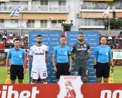 ΞΥΝΟΝΤΑΝ ΣΤΝ ΓΚΛΙΤΣΑ ΤΟΥ ΤΣΟΠΑΝΗ Ο ΚΑΤΣΙΚΑΣ ΤΟΥ ΒΟΛΟΥ ΚΑΙ ΕΠΟΜΕΝΟ ΗΤΑΝ Ο ΣΙΔΗΡΟΠΟΥΛΟΣ ΝΑ ΤΟΥ ΔΕΙΞΕΙ ΔΥΟ ΚΙΤΡΙΝΕΣ ΣΕ ΤΡΙΑ ΛΕΠΤΑ ΓΙΑ  ΣΚΛΗΡΑ ΜΑΡΚΑΡΙΣΜΑΤΑ  ΣΤΟ VAR ΗΤΑΝ  Ο ΦΩΤΙΑΣ ,ΒΟΗΘΟΙ ΚΩΣΤΑΡΑΣ ΝΙΚΟΛΑΚΑΚΗΣ,4ος ΚΟΚΚΙΝΟΣ ΑVAR TΣΙΑΡΑΣ