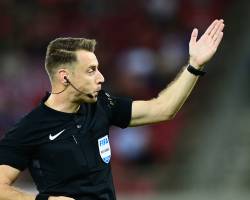 O BEΡΓΕΤΗΣ ΕΔΩΣΕ ΤΟ ΠΕΝΑΛΤΥ ΣΤΟΝ ΑΤΡΟΜΗΤΟ ΑΦΟΥ ΥΠΗΡΧΕ ΠΡΟΘΕΣΗ ΤΟΥ ΛΑΦΟΝ  ΣΤΟ ΜΠΑΣΙΜΟ ΜΠΑΚΟΥΚΑΙ ΔΙΚΑΙΩΘΗΚΕ ΚΑΙ ΑΠΟ VAR ΚΑΤΣΙΚΟΓΙΑΝΝΗ .ΠΡΟΗΓΗΘΗΚΕ ΚΙ ΑΛΛΗ ΑΝΑΤΡΟΠΗ OYΡONEN  ΠΟΥ  ΚΡΙΘΗΚΕ ΟΤΙ ΔΕΝ ΥΠΗΡΧΕ ΠΕΝΑΛΤΥ -ΚΑΚΩΣ ΑΠΟ VAR